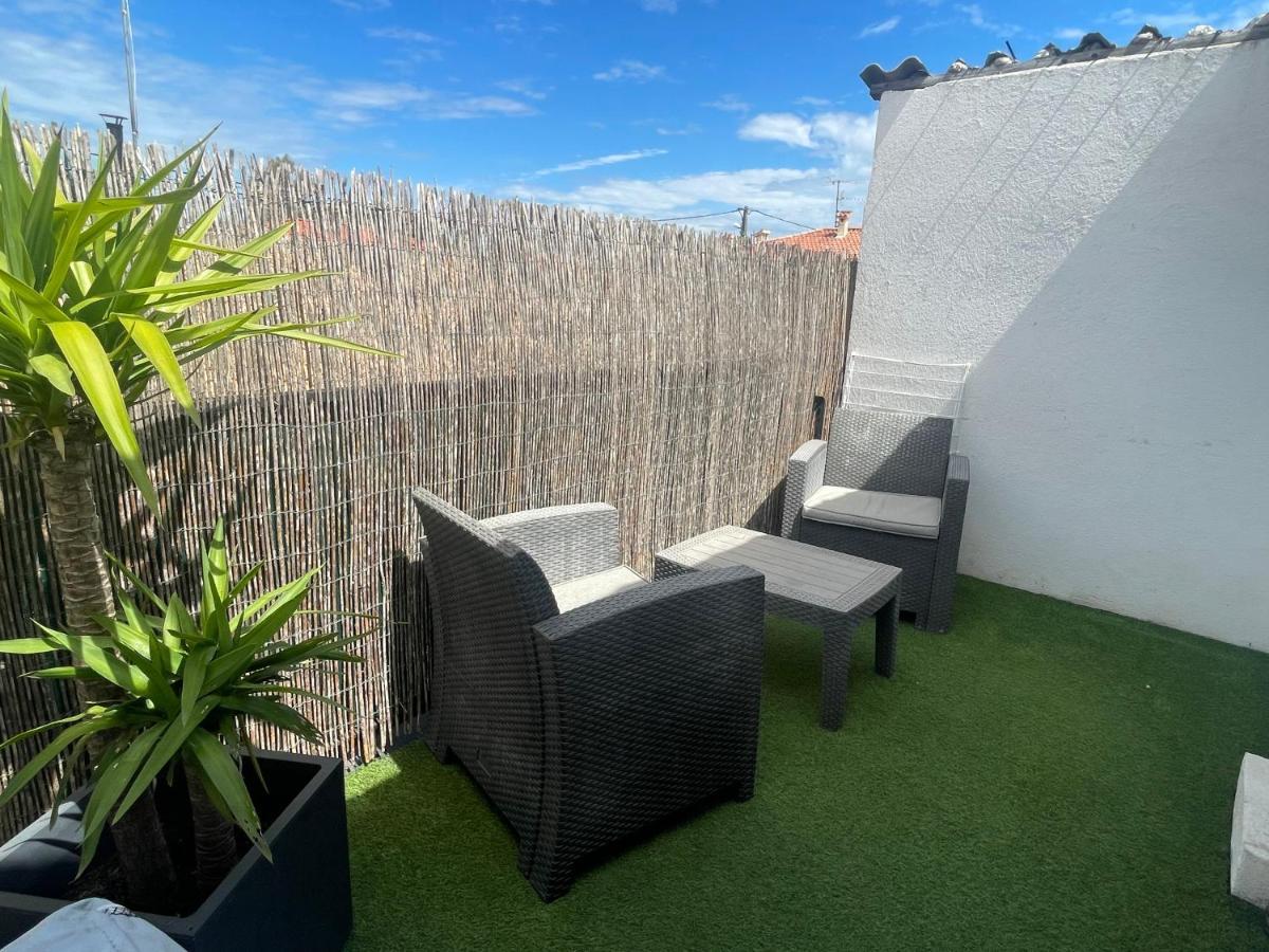 Plage A 400 M Studio Tout Confort Terrasse Clim Parking Hyères Exteriér fotografie