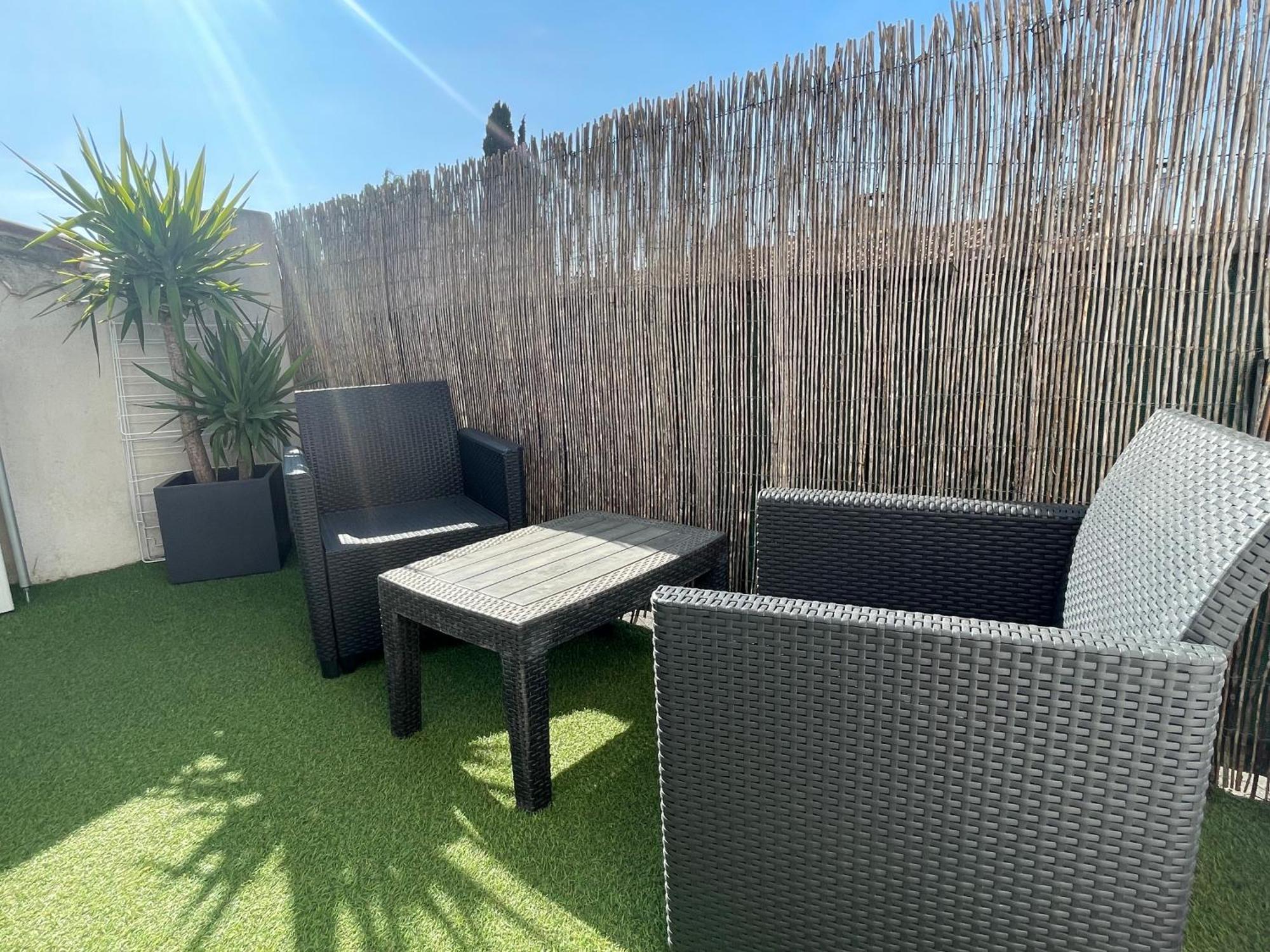 Plage A 400 M Studio Tout Confort Terrasse Clim Parking Hyères Exteriér fotografie