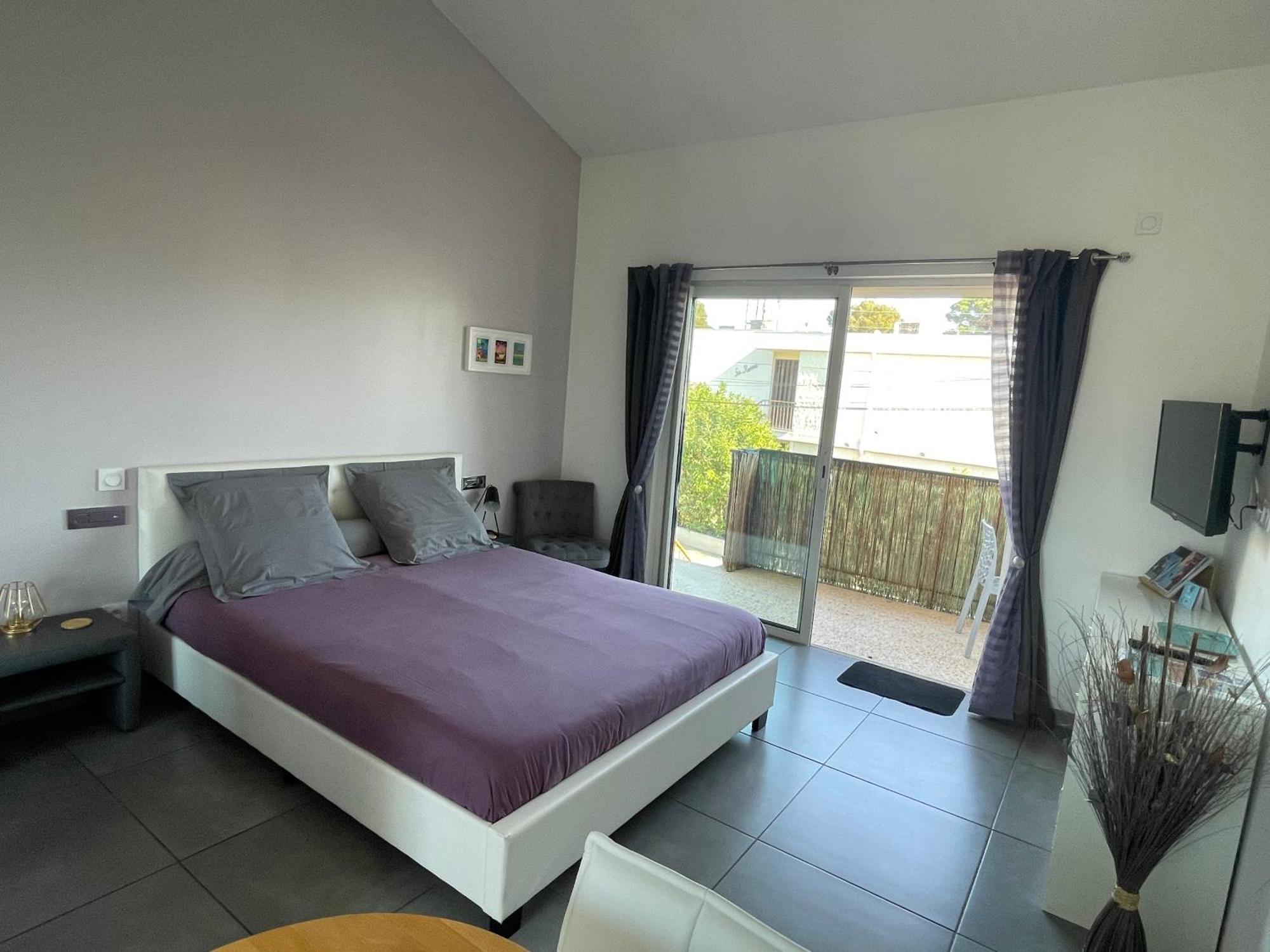 Plage A 400 M Studio Tout Confort Terrasse Clim Parking Hyères Exteriér fotografie