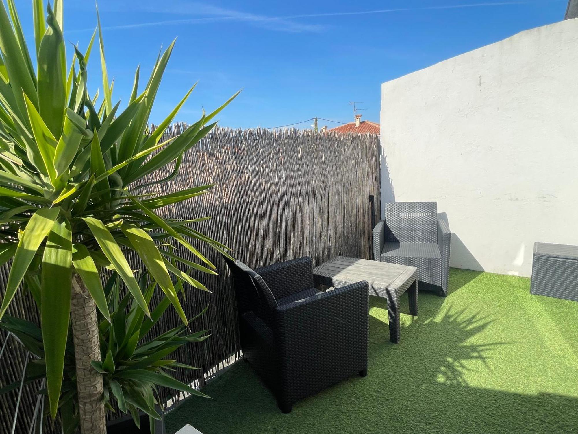 Plage A 400 M Studio Tout Confort Terrasse Clim Parking Hyères Exteriér fotografie